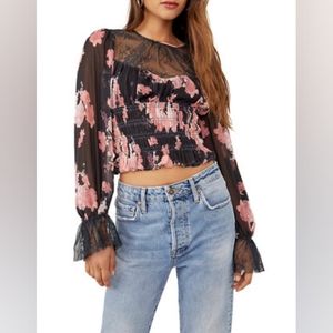 Free people  Daphne floral  Blouse  midnight combo size XS pre-owned.
